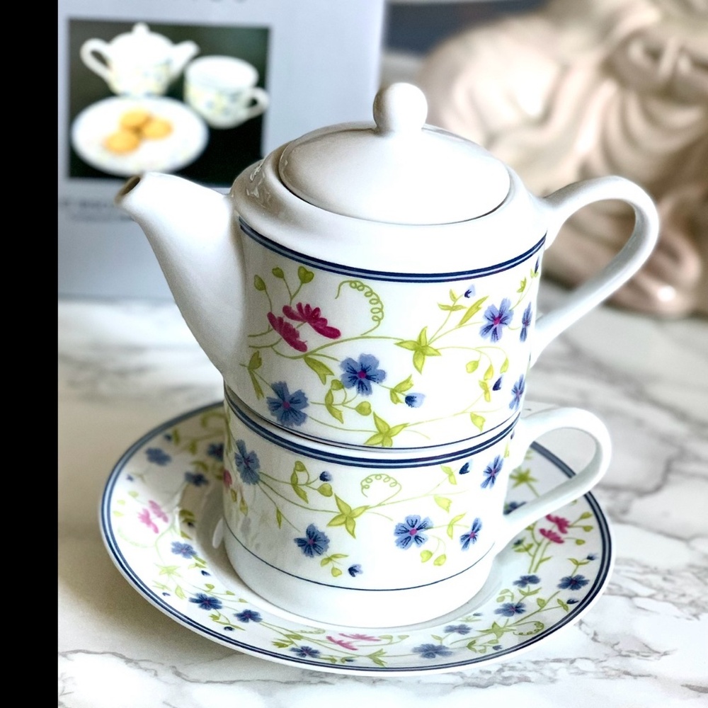Mantles Teacup Set ceramic 4 piece NWT